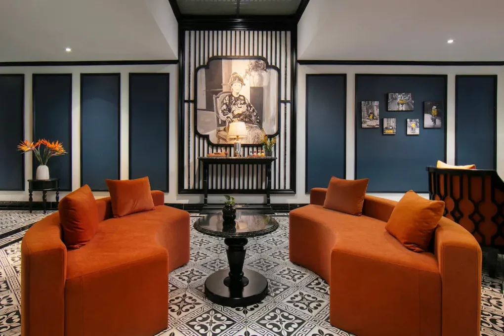 Lounge – elegant French-style relaxation space at Hotel Château de Hanoi in Hanoi Old Quarter